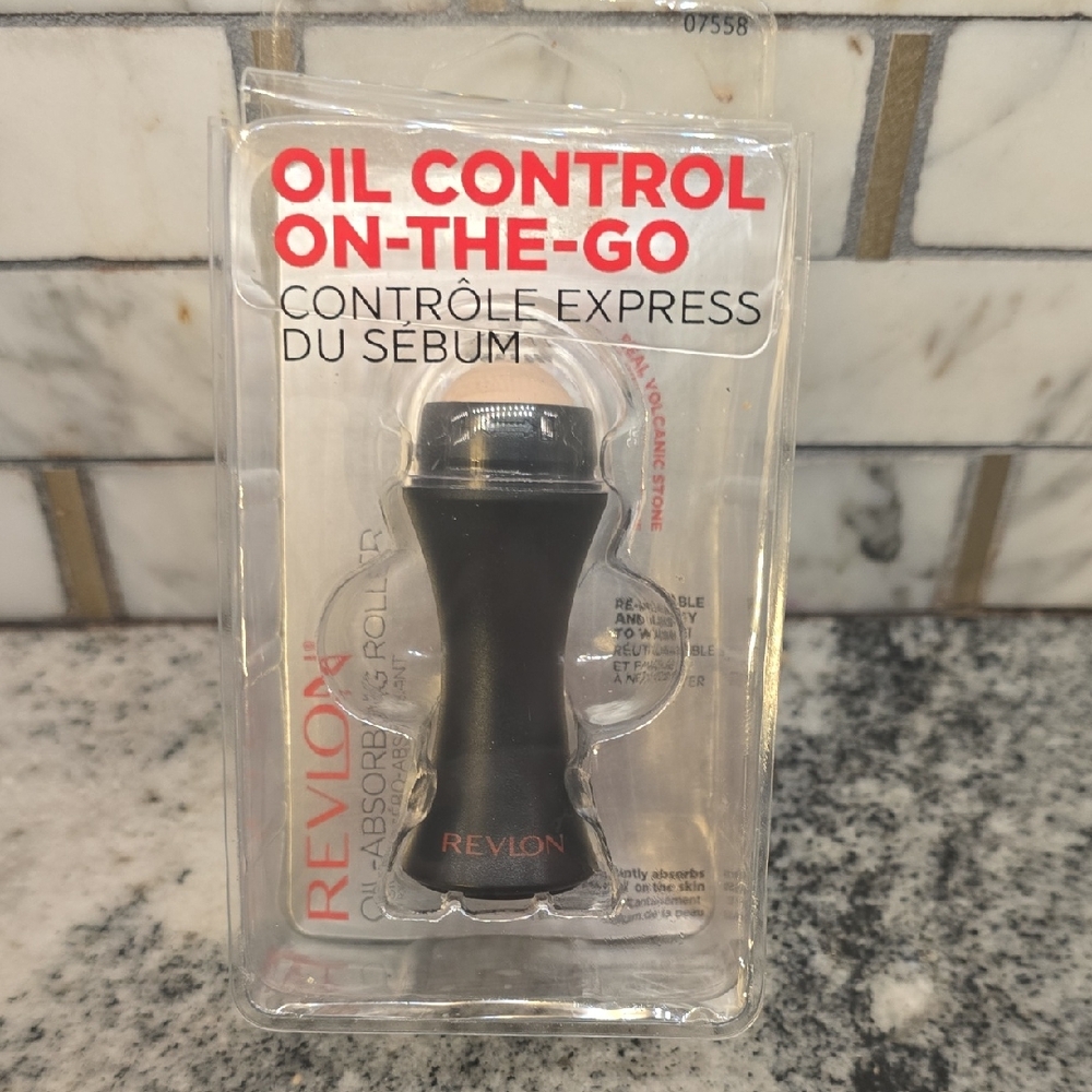 Revlon Oil Control On The Go Oil Absorbing Roller